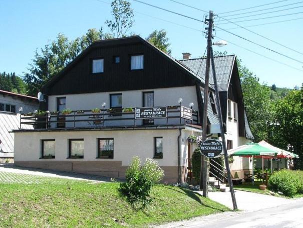 Restaurace A Penzion Maja Benecko Exterior foto