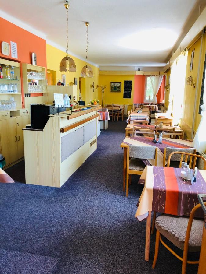 Restaurace A Penzion Maja Benecko Exterior foto